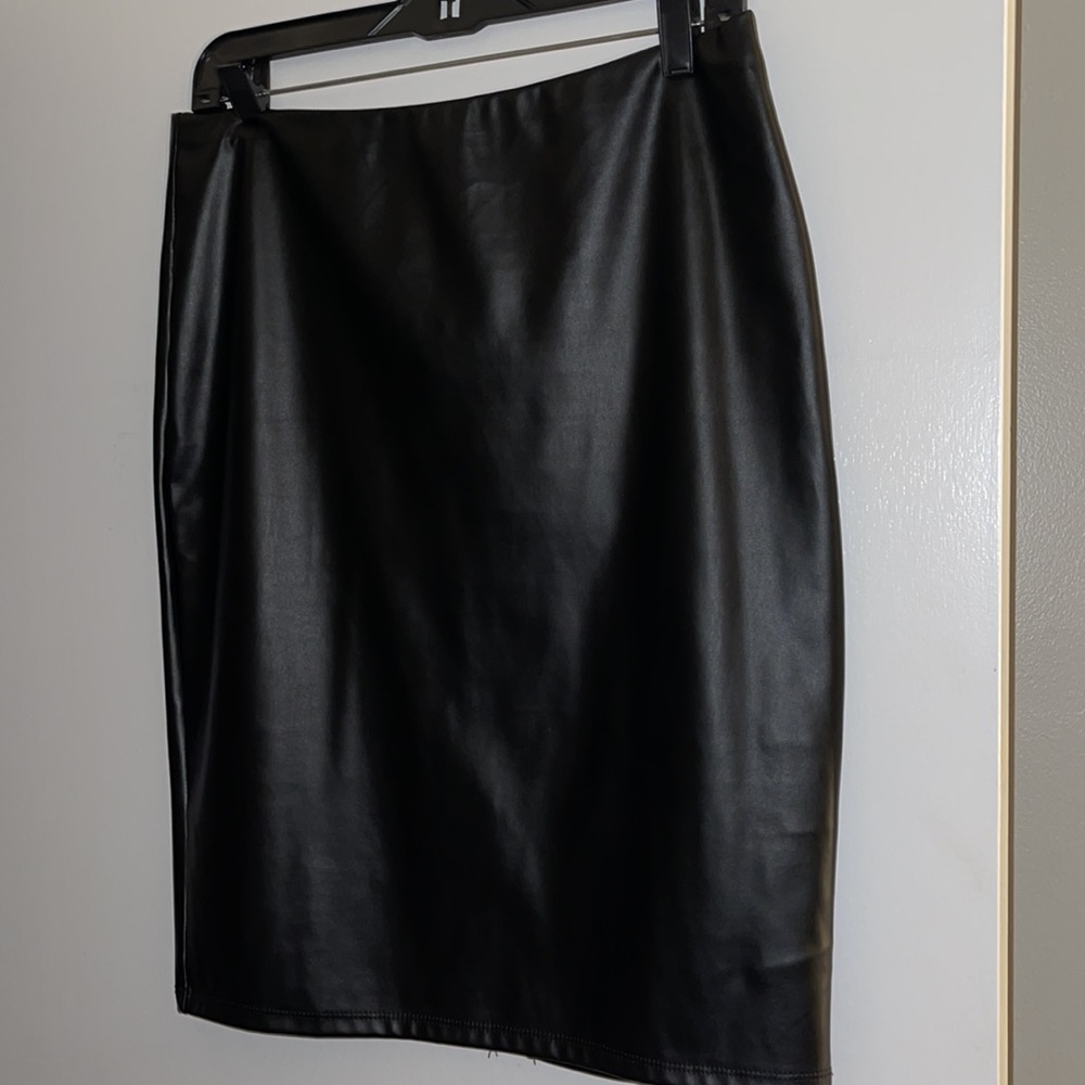 😃Faux Leather Pencil Skirt - Picture 2 of 6